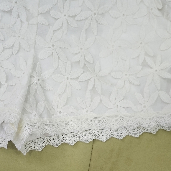Monteau White High Waist Lace Shorts - Picture 6 of 9
